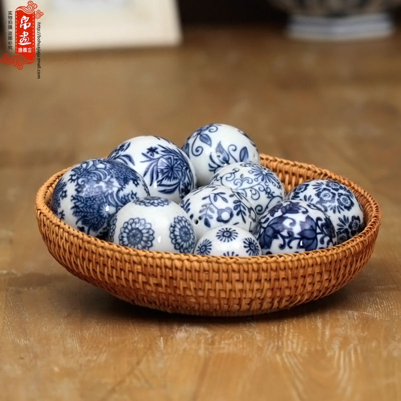 Jingdezhen blue and white porcelain hand - made water can float ball between example ceramic decoration household act the role ofing is tasted furnishing articles