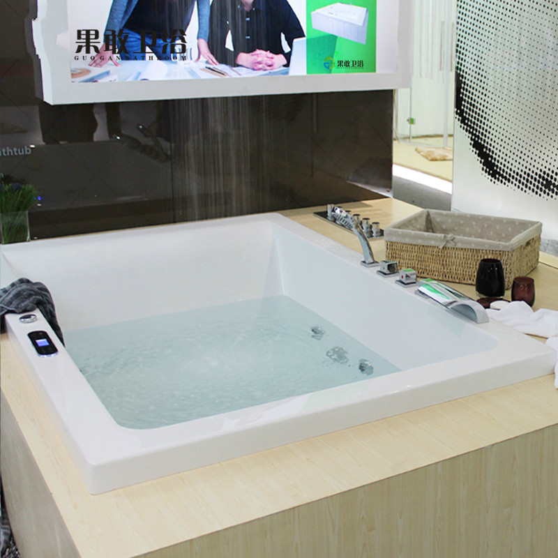 果敢方形嵌入式亚克力浴缸762