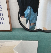 Spot spike models met this spring my ZUIs favorite ripped blue jeans