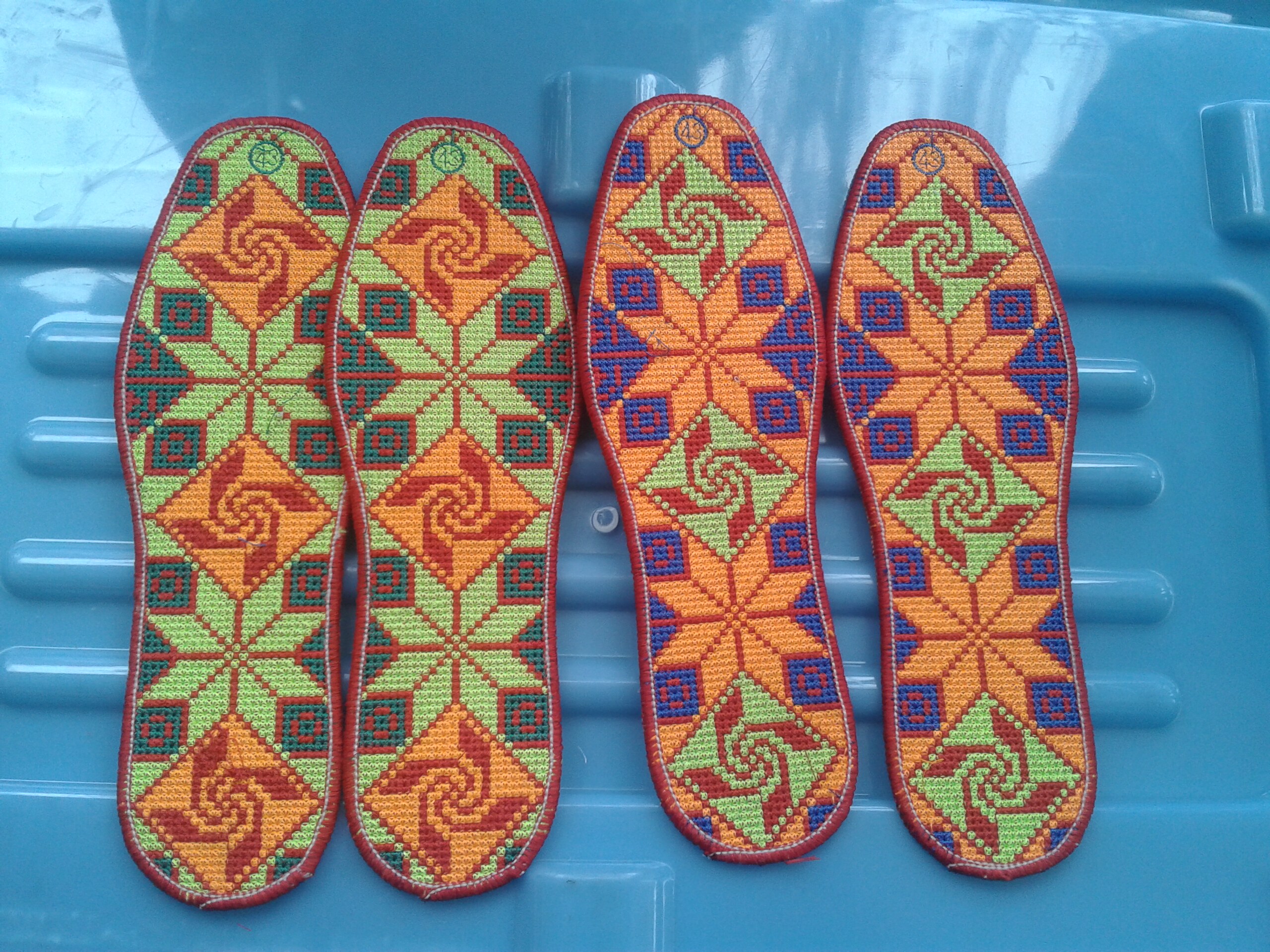 湘西民族风情十字绣满绣绣花鞋垫 少数民族八角花吸汗防臭布鞋垫