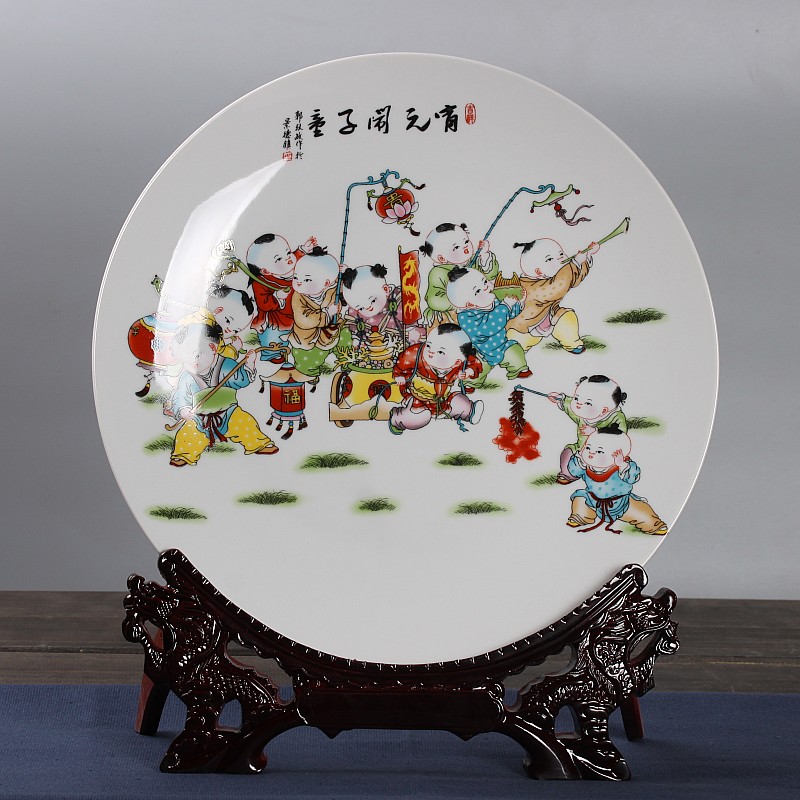 Jingdezhen ceramics hang dish decoration as sit plate I household decorative plate is placed in the background