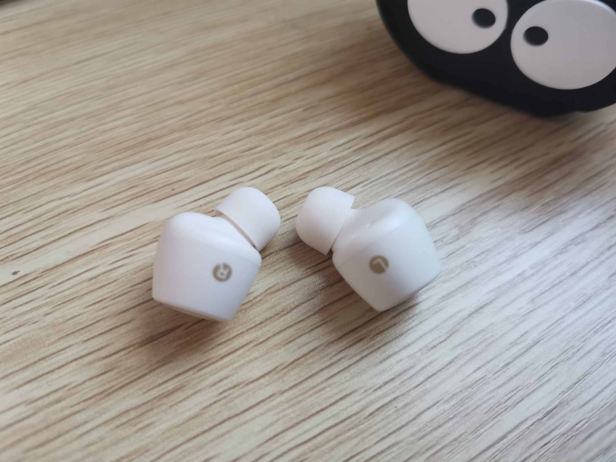 漫步者w2蓝牙耳机质量怎样？优缺点评测质量好吗？