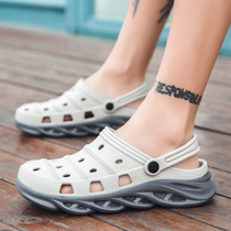 2021 new half slippers mens tide hole shoes couple baotou sandals women beach shoes mens cool slippers summer
