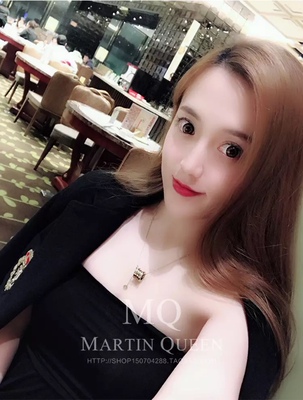 给朋友买的，她非常喜欢，效果不错，就是腊的温度一定要控制好，不然会烫到皮肤～～图片是我随便配的图！喜欢美衣的朋友可以关注下图片上的店！