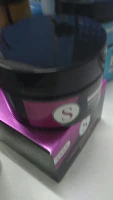 应该我用过的最满意的一款了。秒杀那些所谓的知名品牌，没有过敏或者发红的现象。气味也比较清香，而且很持久啊，过了一周了才长出了一点点。客服也很好，耐心解答各种问题，点个赞！接下来再用用看情况会回购。有需要的可以来购买，送的舒缓水也非常好用。太开心了。