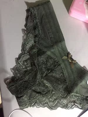 这个颜色真的无敌好看  哇真的好好看了 质量很不错 蕾丝还软软的 买了三条 又送了一条&hellip;很划算了