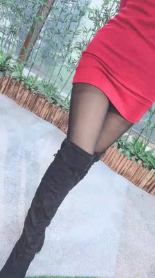 裤子收到了,质量特好,卖家还赠送了一双袜子,夏季的打底裤我就经常在他家买,质量一直很好,值得信赖。以后还来!! 裤子收到了,质量特好,卖家还赠送了一双袜子,夏季的打底裤我就经常在他家买,质量一直很好,值得信赖。以后还来!!