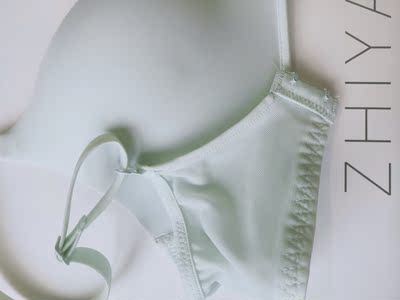 超级舒服!超级有型!超级棒啊!和之前买的日本的一款一毛一样!那款曾经是我心头最爱啊,穿着超级舒服,完全零负担,没想到这款也是表现超级优秀!而且小胸也有型了,这个价位买到这样的品质真的是非常惊喜 超级舒服!超级有型!超级棒啊!和之前买的日本的一款一毛一样!那款曾经是我心头最爱啊,穿着超级舒服,完全零负担,没想到这款也是表现超级优秀!而且小胸也有型了,这个价位买到这样的品质真的是非常惊喜