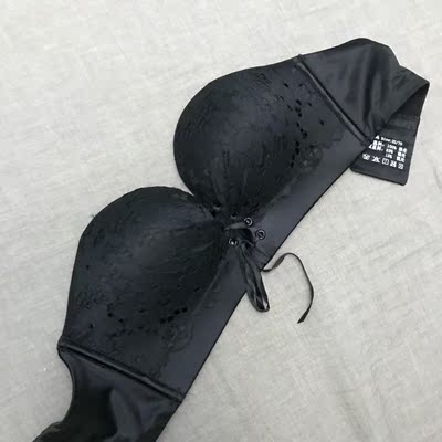 很满意 不会往下掉是最喜欢的 物超所值 穿吊带跟露肩衣服都很好看 比我之前买的满意多了