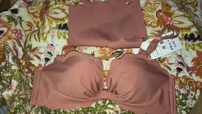 蛮好看的，很适合小胸的，一下子买了两套，物美价廉，也很性感的喔。