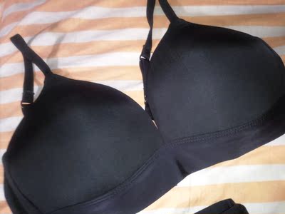 超级好穿，奈斯，打算再买一套，穿T恤不显胸👍