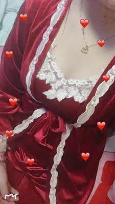 衣服收到了，质量不错，穿在身上也挺舒服的，做工也非常精细，我很满意，照片那天补上，这两天家里有事也没时间拍照，卖家服务态度也很好，物流也很快么么哒