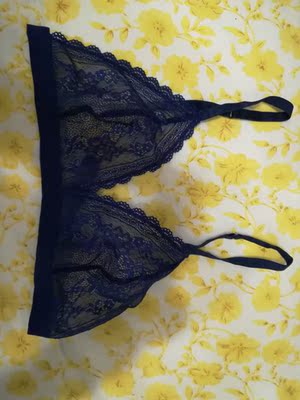 特别喜欢这款内衣，十分舒适，已经第三件了，蓝色很漂亮