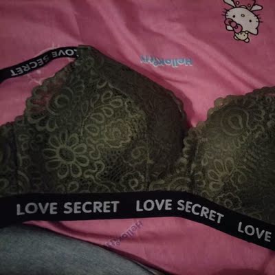 是薄款，布料摸着也还可以，穿着也是好，不错