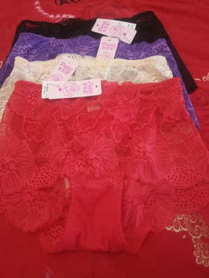 宝贝收到了，快递很给力，面料很光滑透气，期待效果！