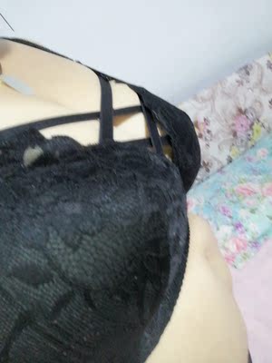 衣衣不掉色，包装很上档次，很漂亮，无异味，真的很性感。