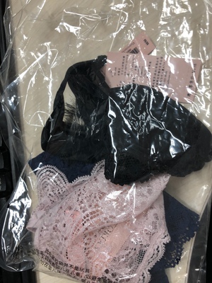 好看，面料舒服，型好。就是包装相当随意