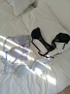 划算 49.9一个 还打八折   素蓝色这个不喜欢 罩杯有点大 而且太蓝了显黑 推荐其他两件 有活动就入 可以的