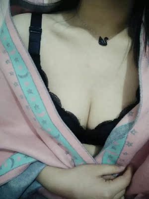 洗了不变形不掉色的质量超乎的想象,性价比很高哦。挺显大的,哈哈哈哈哈,还送了加长扣,都是四排扣的,比我在实体店中买的划算多了,中间的蕾丝吊坠大爱,穿起来好性感,太好了,这么便宜两件简直太划算了,而且质量不错 洗了不变形不掉色的质量超乎的想象,性价比很高哦。挺显大的,哈哈哈哈哈,还送了加长扣,都是四排扣的,比我在实体店中买的划算多了,中间的蕾丝吊坠大爱,穿起来好性感,太好了,这么便宜两件简直太划算了,而且质量不错