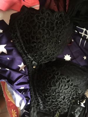 物流很快 内衣挺好看的 买了两套 会选择回购！