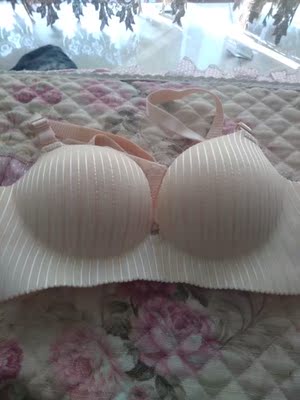 内衣收到了，聚拢效果特别好，穿着特别舒适