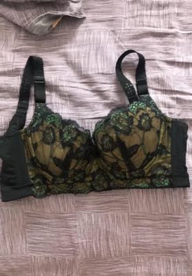 质量还是不错的 上身效果也还行 确实有一定收副乳的效果 希望坚持穿下去会有改变！