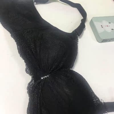 衣衣收到啦，对小胸很友好哦，简直太聚拢啦，终于不会空杯啦，穿上去好好看呢，我灰常满意哦！