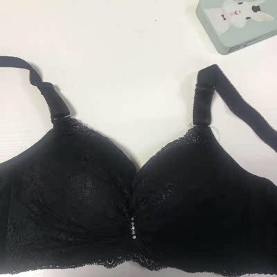 衣衣收到啦，对小胸很友好哦，简直太聚拢啦，终于不会空杯啦，穿上去好好看呢，我灰常满意哦！