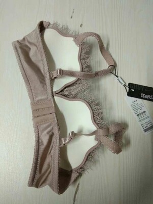 宝贝今天收到的，然后就迫不及待打开看了，质量真的挺好的而且很舒服，颜色也很好看，款式也很好看，真的是很满意的啦！