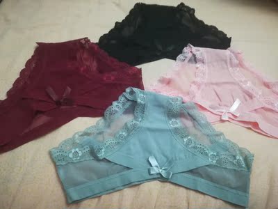 款式还可以，但拿到手上蕾丝质地比较硬，像纱窗布的感觉，是那种比较劣质的蕾丝布料。