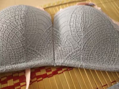 好多都起球了，还有一个地方烂了。