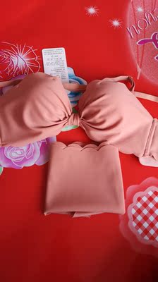 宝贝收到了手感很丝滑  样式好看，没有色差，试穿了挺舒服的。建议大家购买～