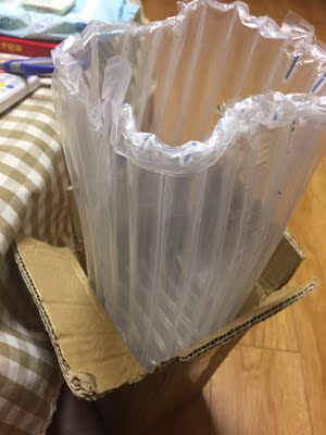 房县的黄酒到了，颜色很漂亮，正宗产品，晚上睡觉前喝喝很好的。五分好评！