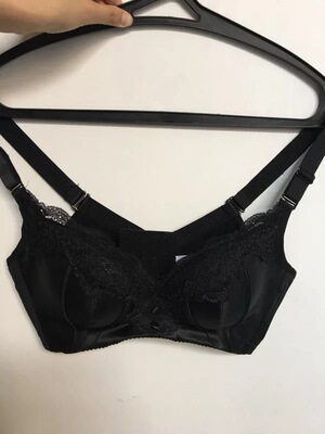 快递发货速度感人,收到实物和图片上一模一样的,还做了保密发货,给店家点赞!没有钢圈的穿着辣么的苏乎,这一次完全超出期望值,第一次这么认真评价,,聚拢效果也不错,洗了也不褪色,边边不刺人,包装是挺好的,一个专门的盒子,耐摔啊。内衣总的来说还行,毕竟不贵。 快递发货速度感人,收到实物和图片上一模一样的,还做了保密发货,给店家点赞!没有钢圈的穿着辣么的苏乎,这一次完全超出期望值,第一次这么认真评价,,聚拢效果也不错,洗了也不褪色,边边不刺人,包装是挺好的,一个专门的盒子,耐摔啊。内衣总的来说还行,毕竟不贵。