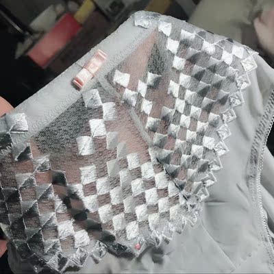 万万没想到这个科技银这么显档次的，超级显白！很舒服很软！一点压迫感都没有！搭配同款内裤完美直接！最爱的一家没有第二！