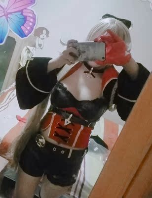 衣服有点点小QAQ码数比较小建议各位买大一码!质量非常棒嗯!!送了肩带很贴心 衣服有点点小QAQ码数比较小建议各位买大一码!质量非常棒嗯!!送了肩带很贴心