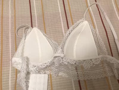 试穿了一下,感觉非常舒服!又入手了一件黑色,非常适合小胸的妹子,买到适合小胸的背心也是很不容易!开心到飞起! 试穿了一下,感觉非常舒服!又入手了一件黑色,非常适合小胸的妹子,买到适合小胸的背心也是很不容易!开心到飞起!