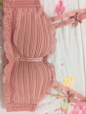 这个颜色很漂亮,很喜欢。款式也比较甜美可爱的,穿着也舒服,老顾客了,都不知道买了多少了,每次都满意! 这个颜色很漂亮,很喜欢。款式也比较甜美可爱的,穿着也舒服,老顾客了,都不知道买了多少了,每次都满意!