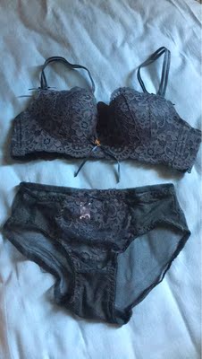 聚拢效果特别好，比实体店便宜一百多呢，太棒了