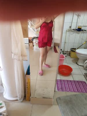 睡衣挺好的，很实惠，天冷了。穿不着了，夏天春秋穿正好