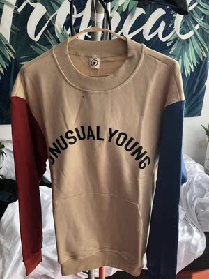 可以说是时尚的前沿了  我喜欢的就是这个FEEL   穿着舒服  没毛病！