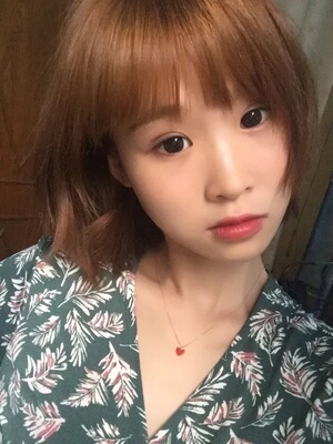 真的超级显白,本人天生黄皮,带上去朋友都说好看,感觉照片都无法诠释它的美,已经在心里决定好圣诞节买来送闺蜜当圣诞礼物啦! 真的超级显白,本人天生黄皮,带上去朋友都说好看,感觉照片都无法诠释它的美,已经在心里决定好圣诞节买来送闺蜜当圣诞礼物啦!