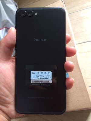 体验解说荣耀V10和10手机那个好,用户反馈对比之下,谁更好