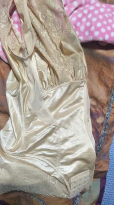 宝贝收到了，质量非常好，与卖家描述的完全一致，非常满意,真的很喜欢，完全超出期望值，发货速度非常快，包装非常仔细、严实，物流公司服务态度很好，运送速度很快，很满意的一次购物，下次有需要还会来购买的。太喜欢了啦，赞一个