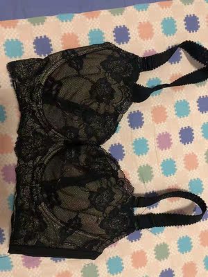 没有海绵的穿着是会舒服些，内衣倒是没什么毛病，穿的好的话会回购的