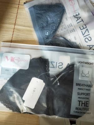 包装很不错了,蓝色真的很好看,很高级有没有,第一次买这种内衣,是真的很薄,很出乎意料做工也非常的号,没有多余的线头,可以说是非常满意了 包装很不错了,蓝色真的很好看,很高级有没有,第一次买这种内衣,是真的很薄,很出乎意料做工也非常的号,没有多余的线头,可以说是非常满意了