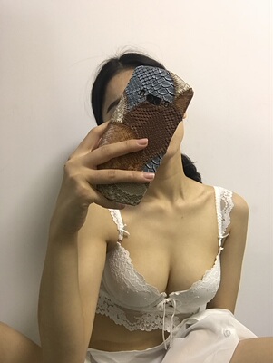 感觉实物比图片好看，本来就挺期待的，幸亏货物没有让我失望！  