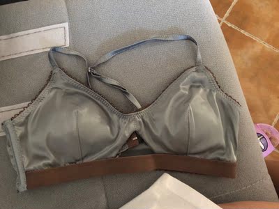 还行吧，这种款就是舒适型，没有什么聚不聚，如果想要聚拢的就买其他款。我一孕妇也爱穿这种内衣，哈哈