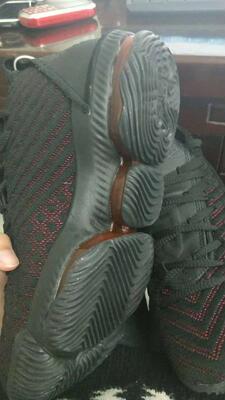 鞋子收到了，质量真的好好，做工也细致花纹很好看，最重要的是穿着舒服鞋码很合适，很喜欢超赞好评