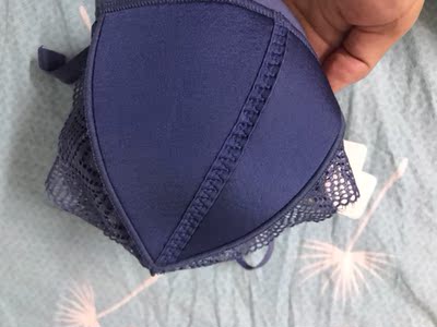 宝贝收到了，回家后马上试了一下挺满意的，质量很好穿着也很舒服，薄薄的很贴身挺适合热天搭的一些衣服，还送一个可爱的袋子哦